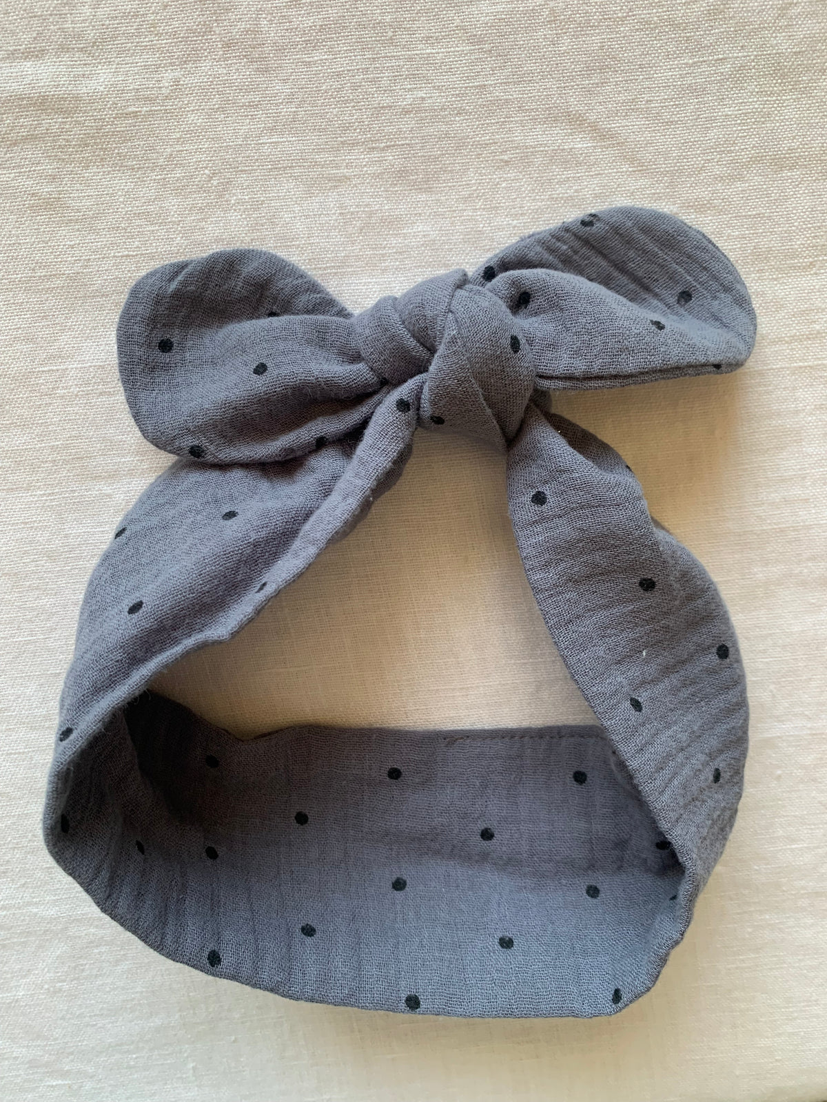 Bandeau gaze de coton bleus pois noirs 3/6 mois