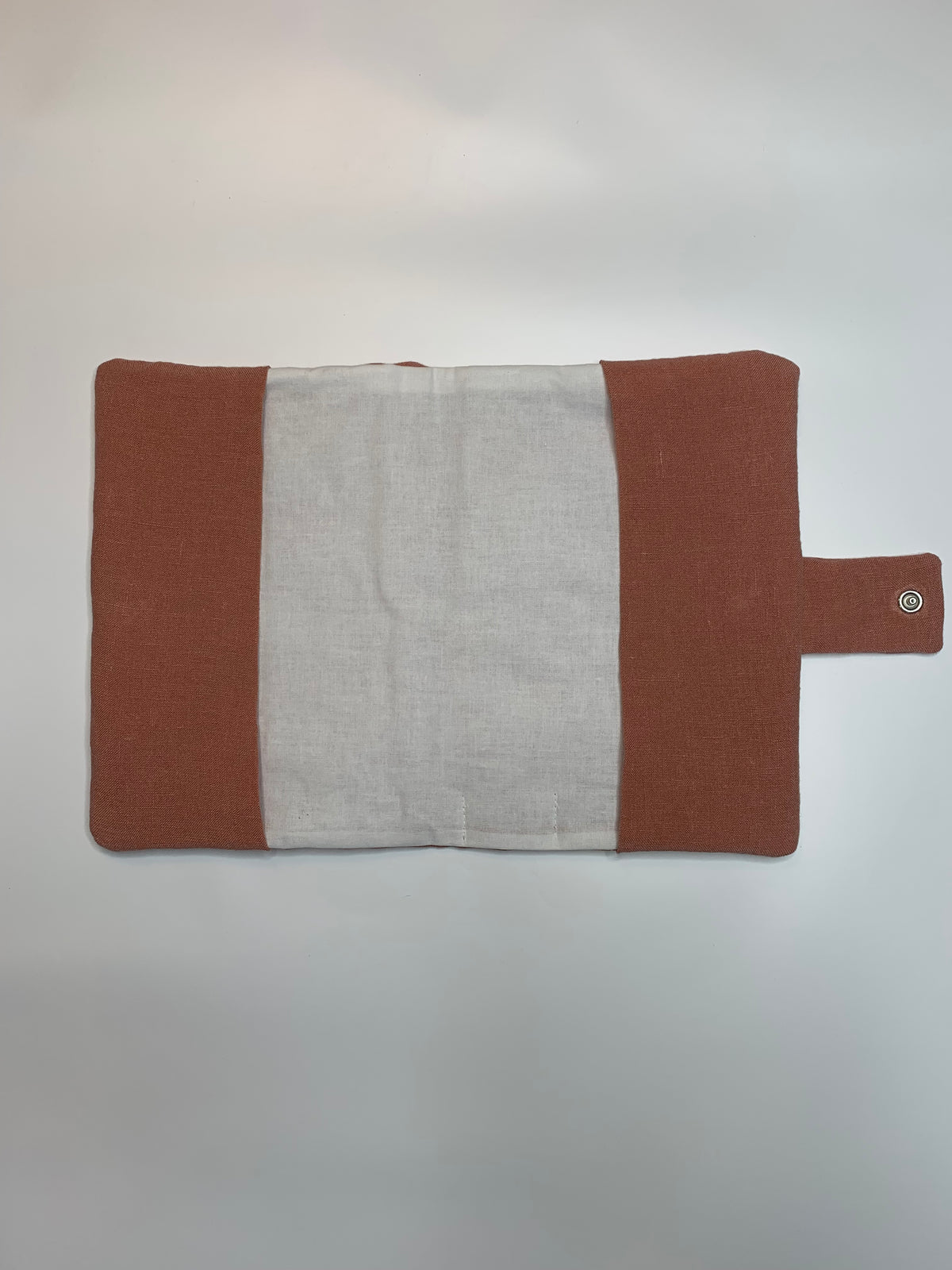 Protège carnet de santé lin rose sorbet fraise broderie bleu pétrole "mon joli carnet de santé"