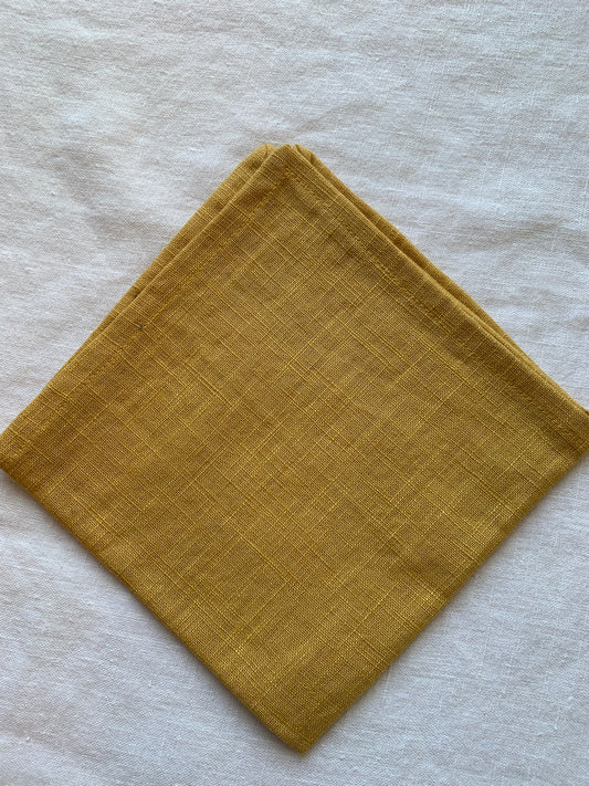 Serviettes de table en lin lavé moutarde 30 x 30 cm