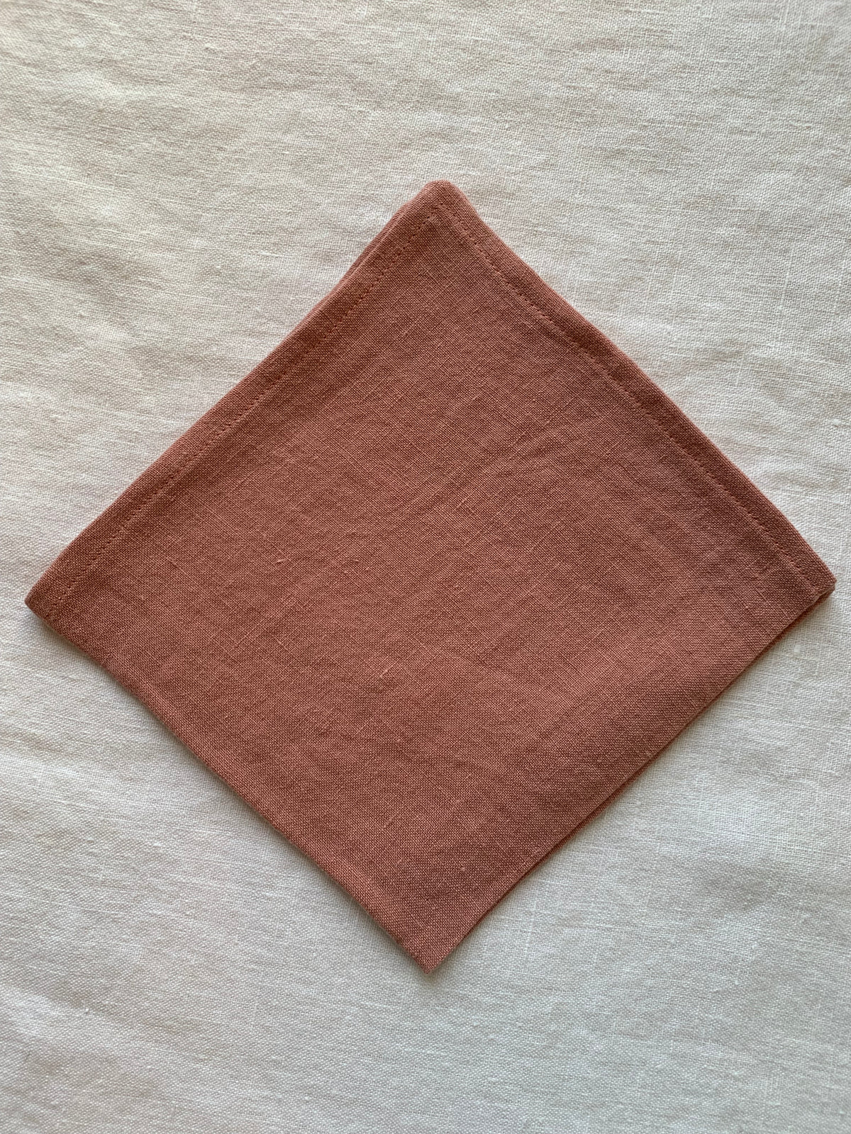 Serviettes de table en lin lavé sorbet fraise