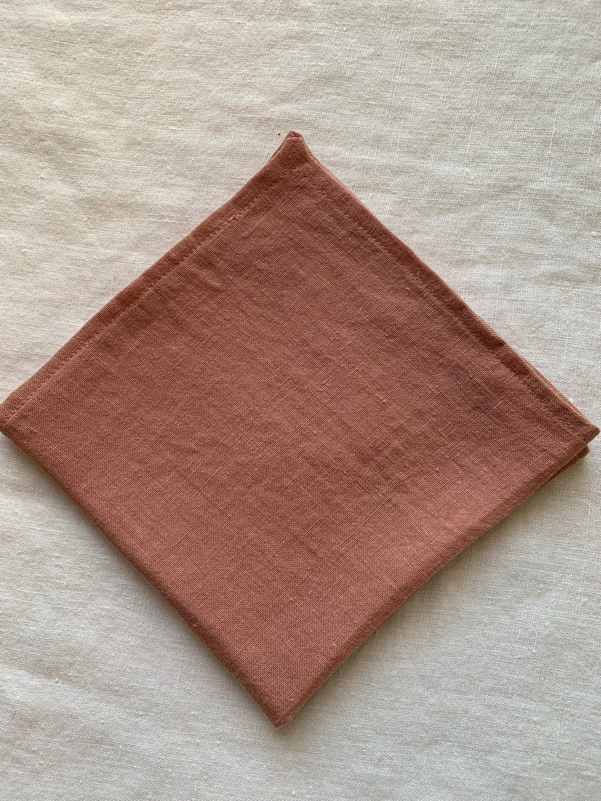Serviettes de table en lin lavé sorbet fraise