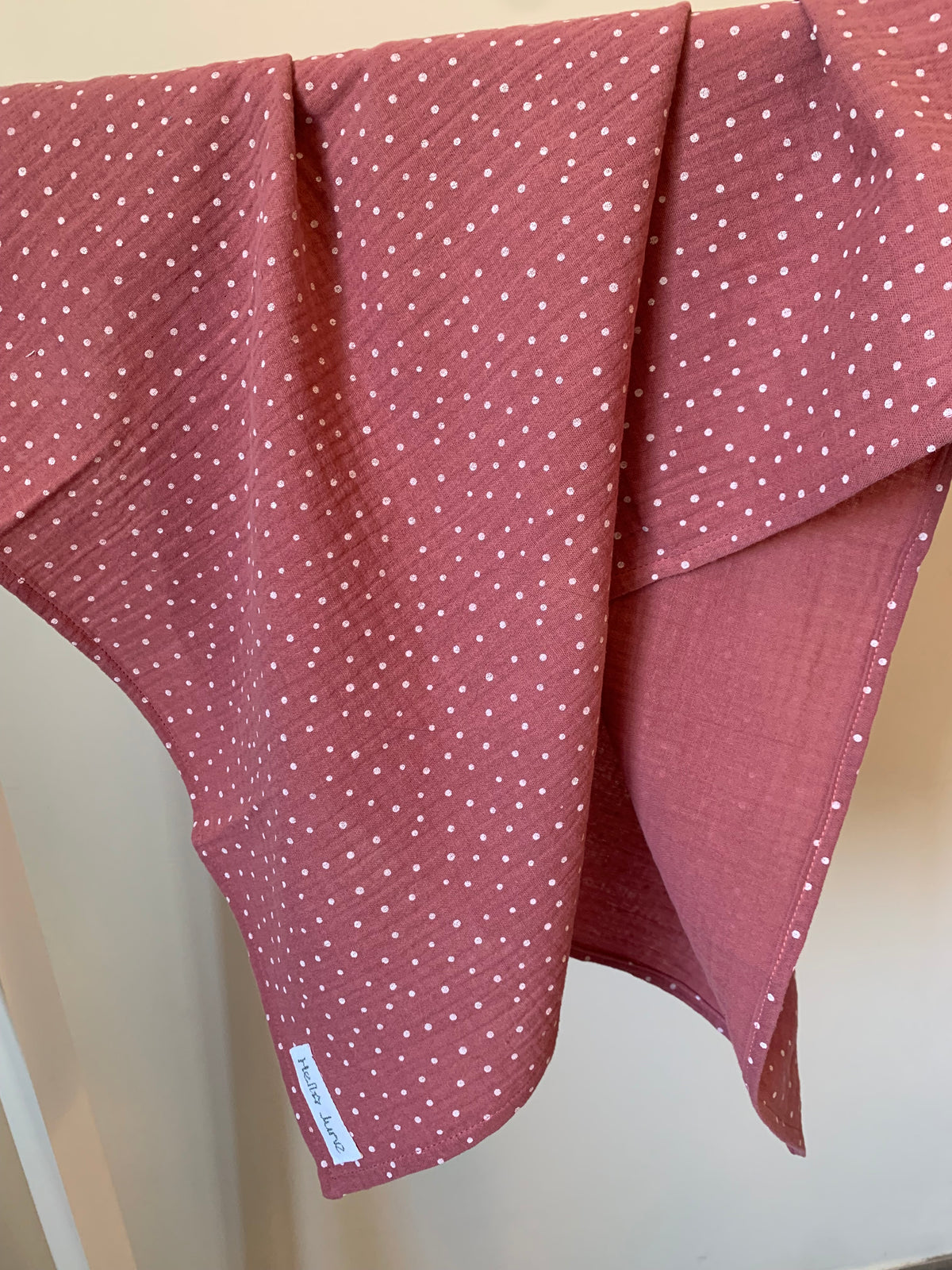 Lange gaze de coton vieux rose pois blanc.