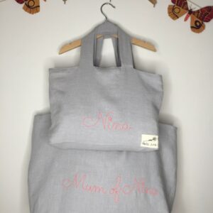 Tote bag ou sac en lin lavé gris et personnalisé pour une maman et sa fille.