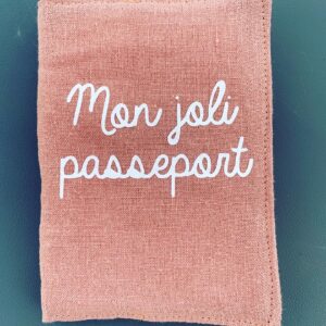 Protège passeport rose personnalisé