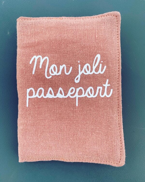 Protège passeport rose personnalisé