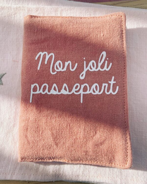 Protege passeport rose ssorbet fraise personnalisé flocage